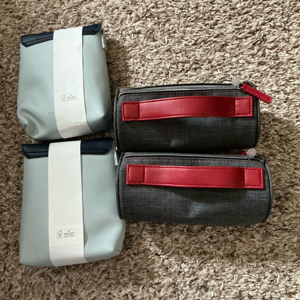 AA Business class amenity bags - Picture 2 of 4